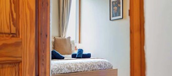 2Bed Upper Cottage-Street Parking-by Holiday Homes