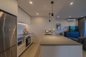 Fridge, microwave, oven, stovetop