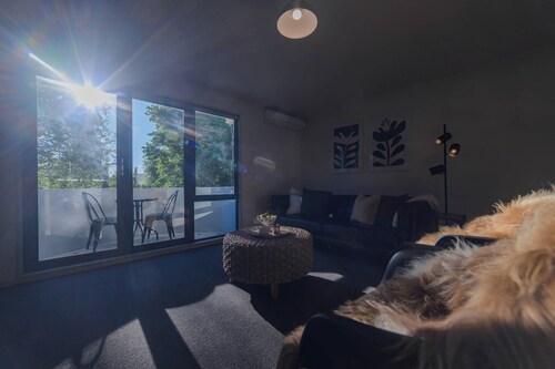 Elegant 3-Storey Townhouse with Garage Parking by Latimer Sq