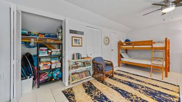 3 soveværelser, skrivebord, strygejern/strygebræt, weekendseng