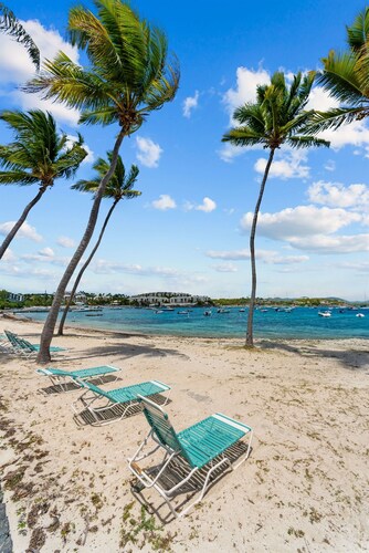 Gym & Pool - Yacht Club - 5 min walk to beach