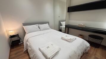 Iron/ironing board, WiFi, bed sheets