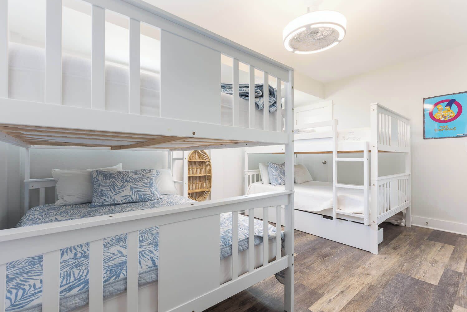 5 bedrooms, iron/ironing board, WiFi, bed sheets