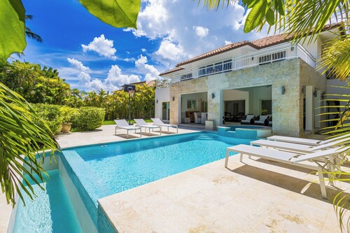 Villa Buganvilla 252 - 4BR Pool Jacuzzi Golf