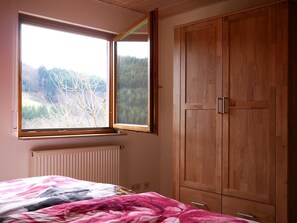 2 bedrooms, WiFi, bed sheets - Holiday Apartment 'Obere Alm' with Shared Garden, Balcony and Wi-Fi (Oberkirch)