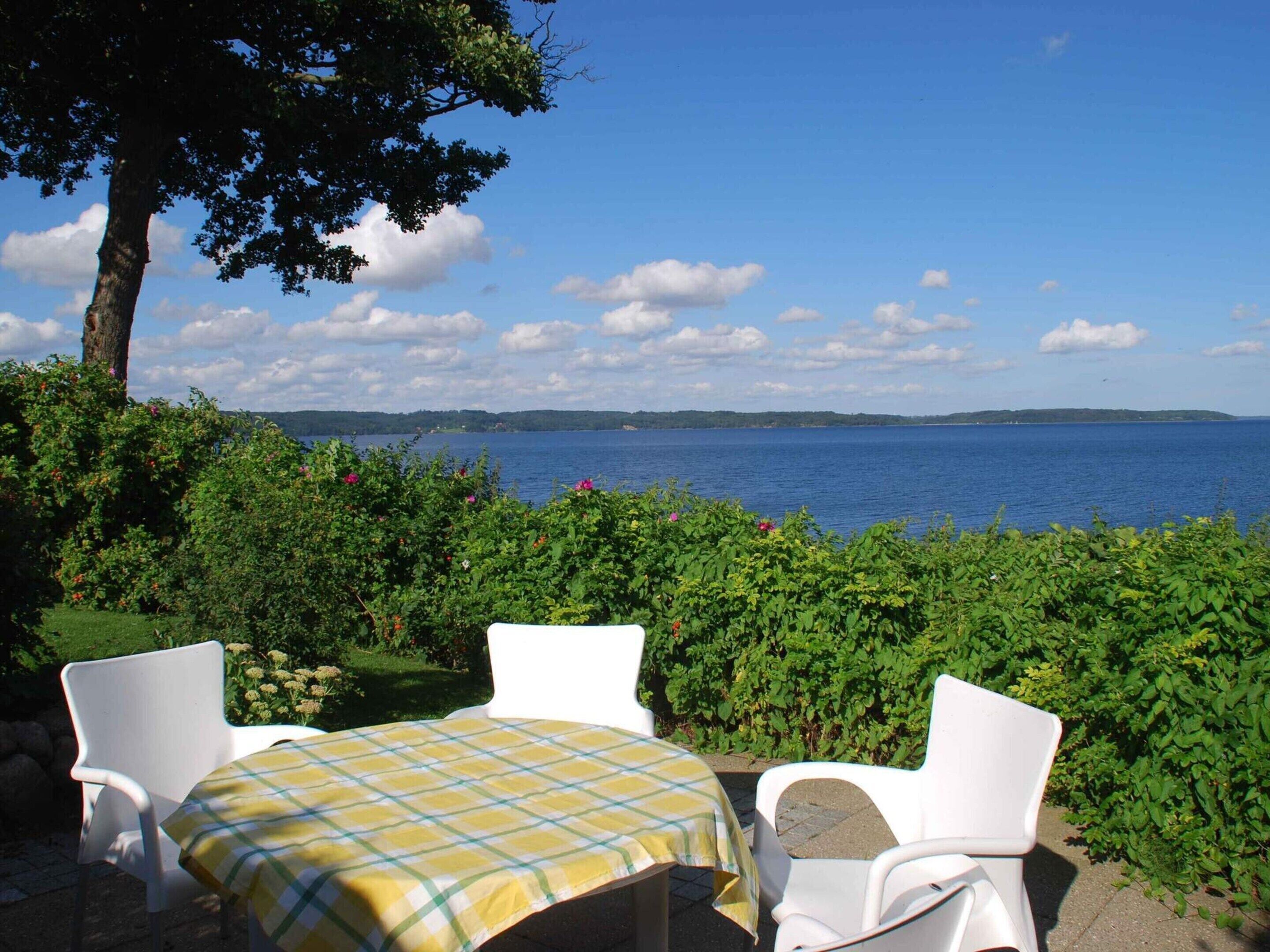House | Outdoor dining