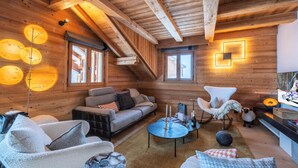 Living area - Chalet Ecureuil at the Foot of the Slopes (Huez)