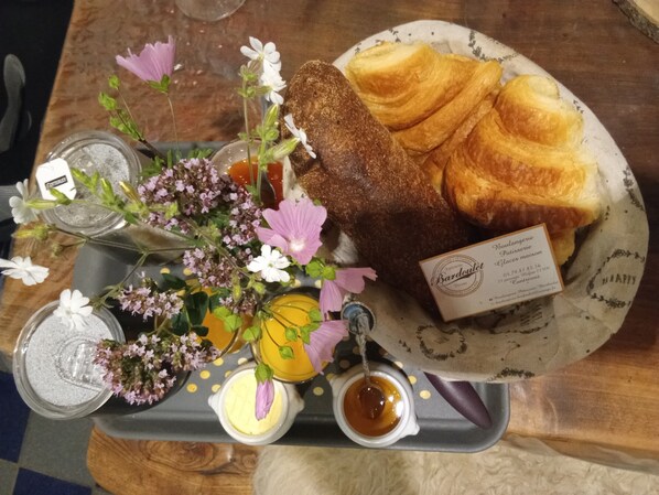 Desayuno (con cargo) 