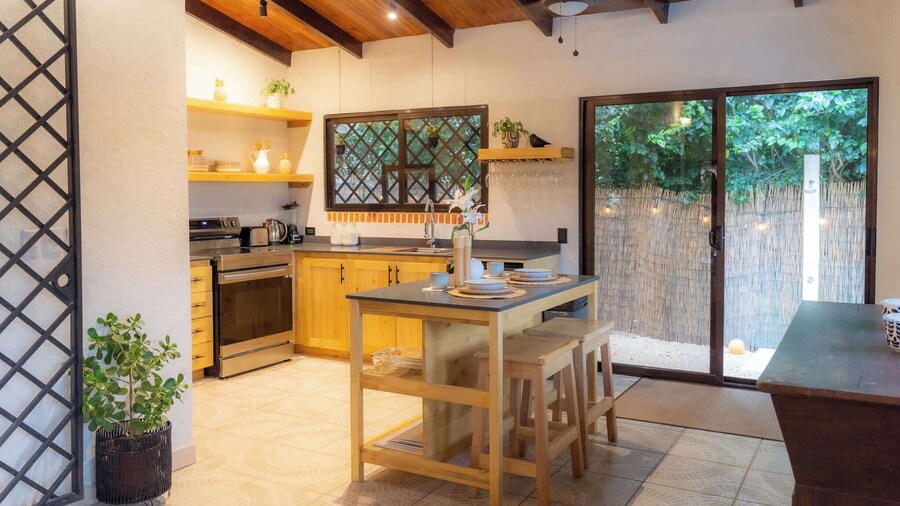 5 min to Beach Private Pool European Style