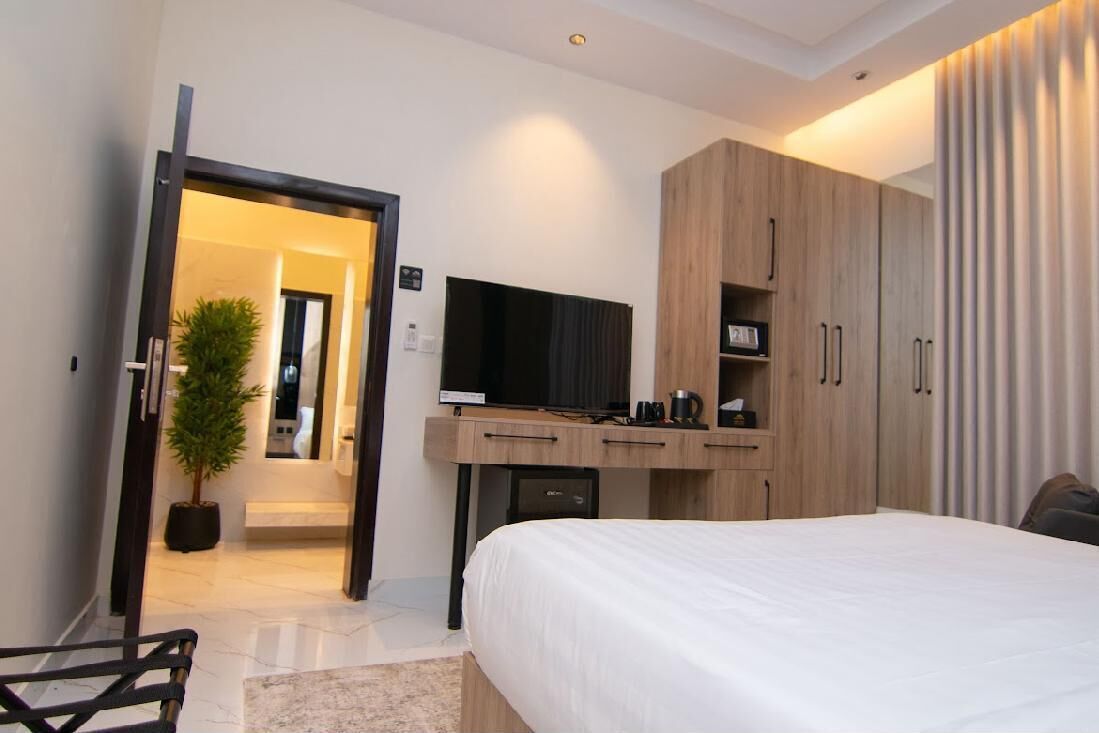 1 chambre, fer et planche à repasser, accès Internet