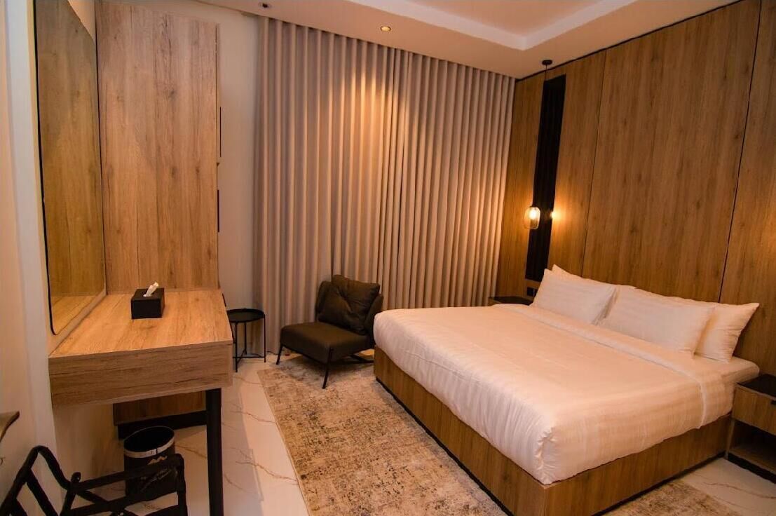 1 chambre, fer et planche à repasser, accès Internet