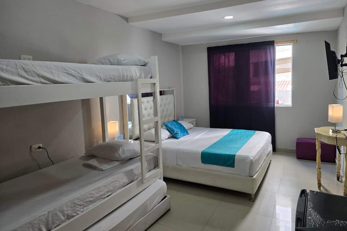 家庭房 | 特色家居、笔记本电脑工作区、熨斗/熨板、免费 WiFi