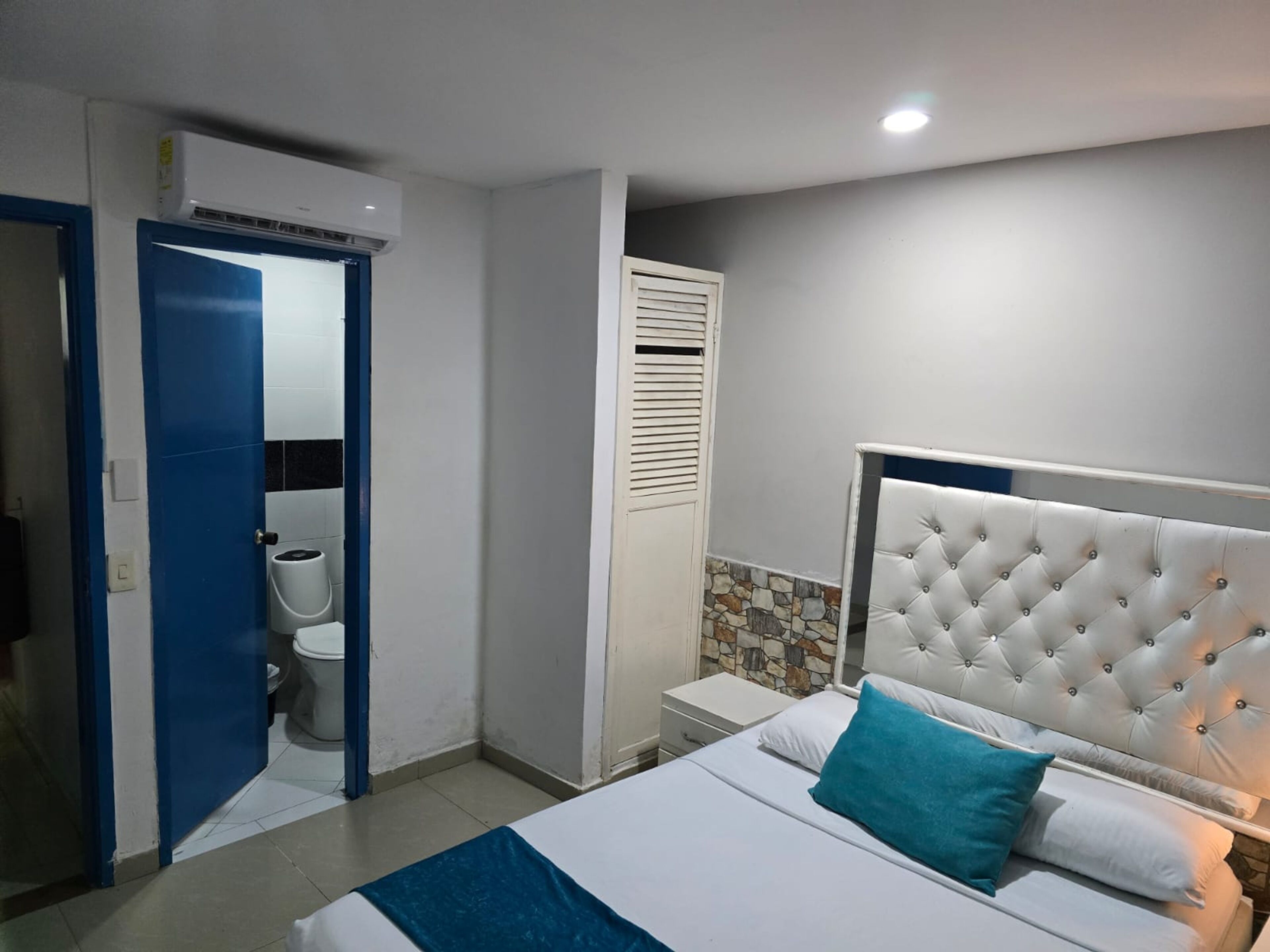 基础客房, 1 间卧室 | 特色家居、笔记本电脑工作区、熨斗/熨板、免费 WiFi