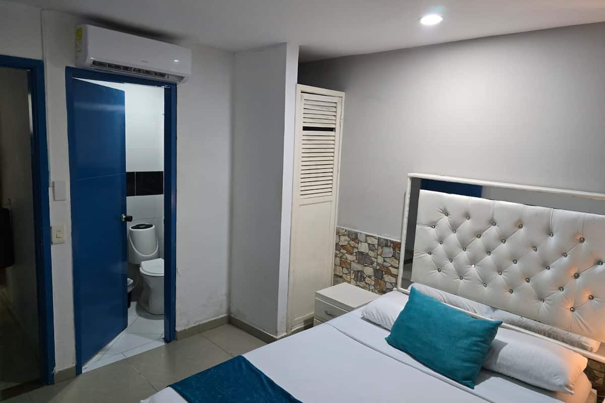 基础客房, 1 间卧室 | 特色家居、笔记本电脑工作区、熨斗/熨板、免费 WiFi