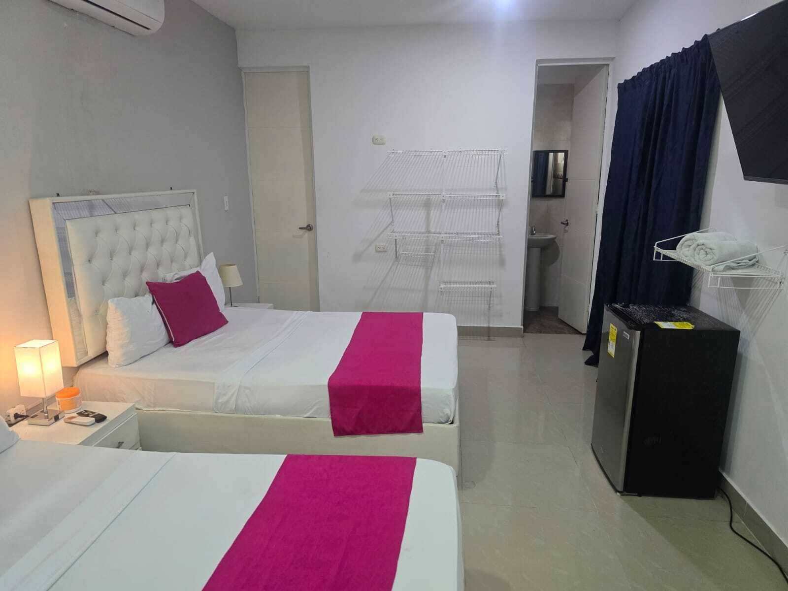 基础四人房 | 特色家居、笔记本电脑工作区、熨斗/熨板、免费 WiFi