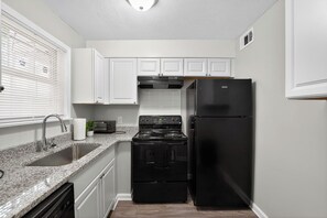 Fridge, microwave, oven, stovetop - Spacious 2Bd 1Bt Family Apartment with Modern Style (College Park)