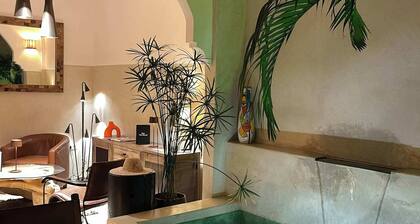 Riad Kasiya Refinement Relaxation in the Heart of the Medina