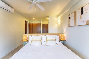 Iron/ironing board, free WiFi, bed sheets - Short Walk to Beach & Town · Pool View · Solana (Huatulco)