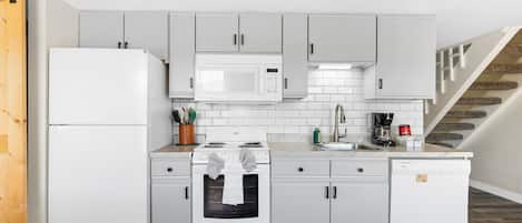 公寓客房, 多張床, 陽台, 山景 (Skyview Getaway) | 私人廚房