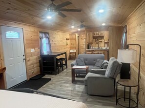 Living area - Cozy 1-bedroom cabin in charming Brushton NY (Brushton)