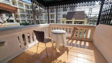 House, 2 Bedrooms, Patio, City View | Balcony