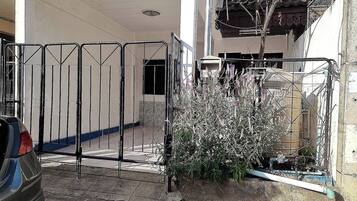 House, 2 Bedrooms, Patio, City View | Parking | Free self-parking