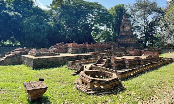 Tempat menarik