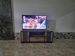 House, 2 Bedrooms, Patio, City View | Room amenity