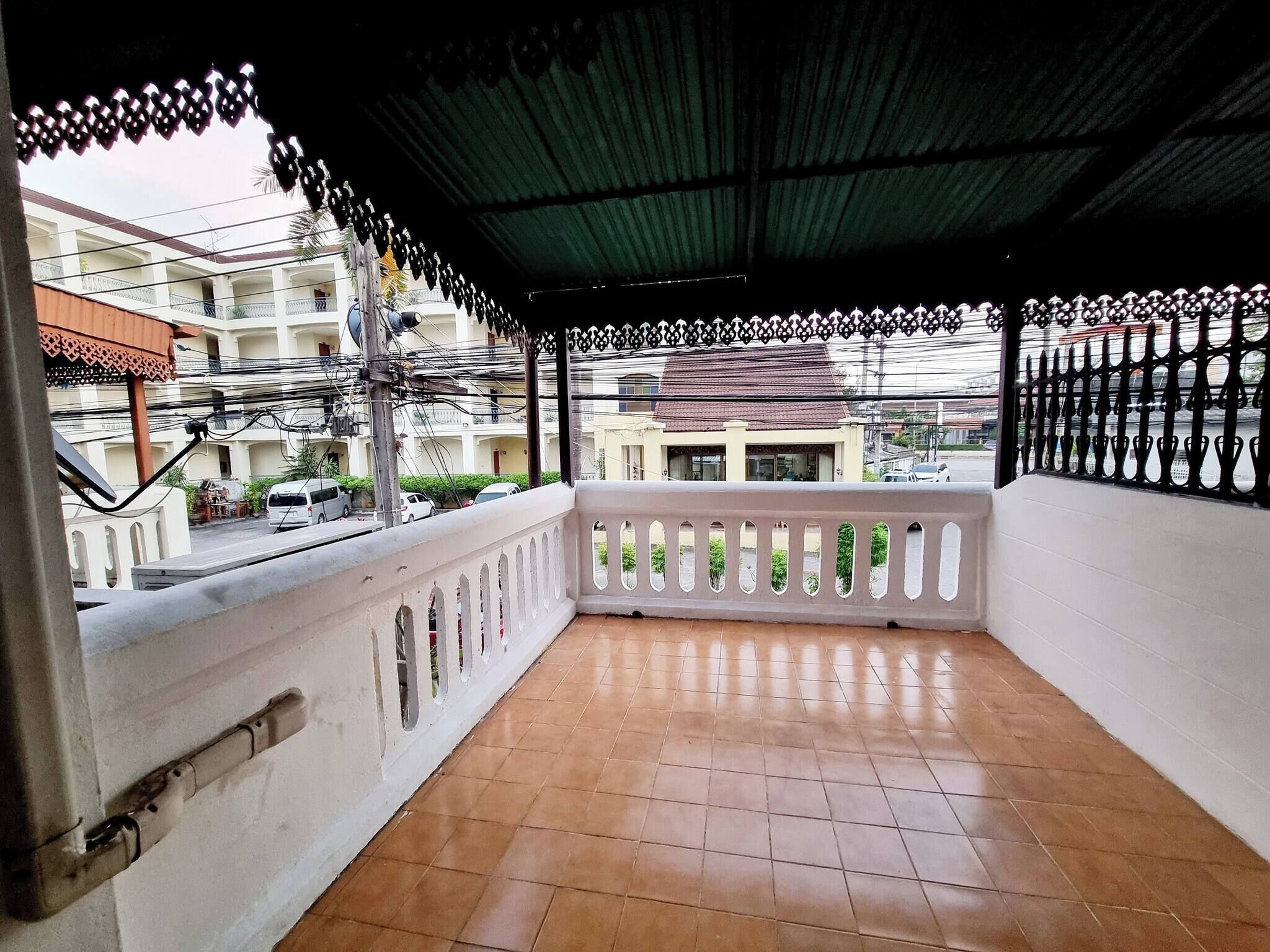 House, 2 Bedrooms, Patio, City View | Balcony