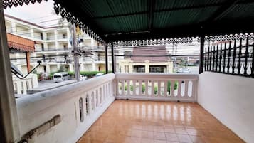 House, 2 Bedrooms, Patio, City View | Balcony