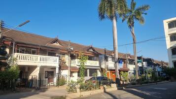 House, 2 Bedrooms, Patio, City View | Exterior