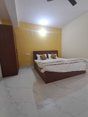 Deluxe Double Room, Balcony | Free WiFi - Keshav Inn Hotel And Banquet (Ranchi)