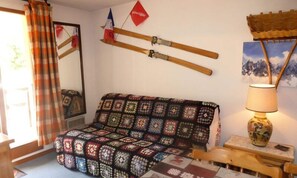 Living area - Apartment in Areches-beaufort With Pool (Beaufort)