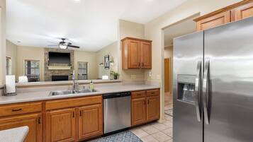 Condo, Multiple Beds, Balcony, Garden View (Stonebridge Hideaway) | Private kitchen
