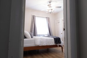 2 多间卧室、熨斗/熨衣板、WiFi、床单