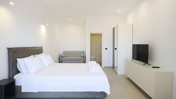 Standard Quadruple Room, Balcony, Sea View | Desk, blackout curtains, soundproofing, iron/ironing board