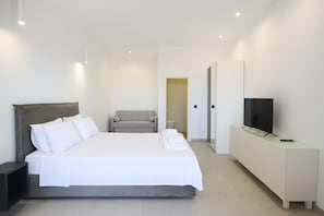 Standard Quadruple Room, Balcony, Sea View | Minibar, blackout curtains, soundproofing, iron/ironing board