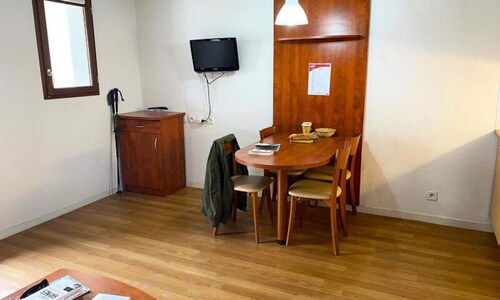 Apt Ndeg8 - Ground Floor - Adour Building