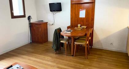 Apt Ndeg8 - Ground Floor - Adour Building