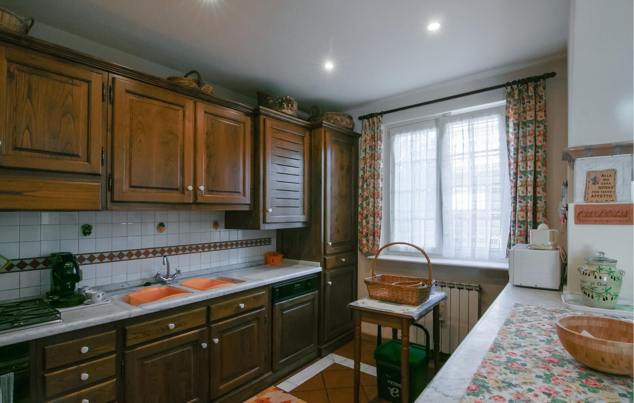 Fridge, stovetop, dishwasher