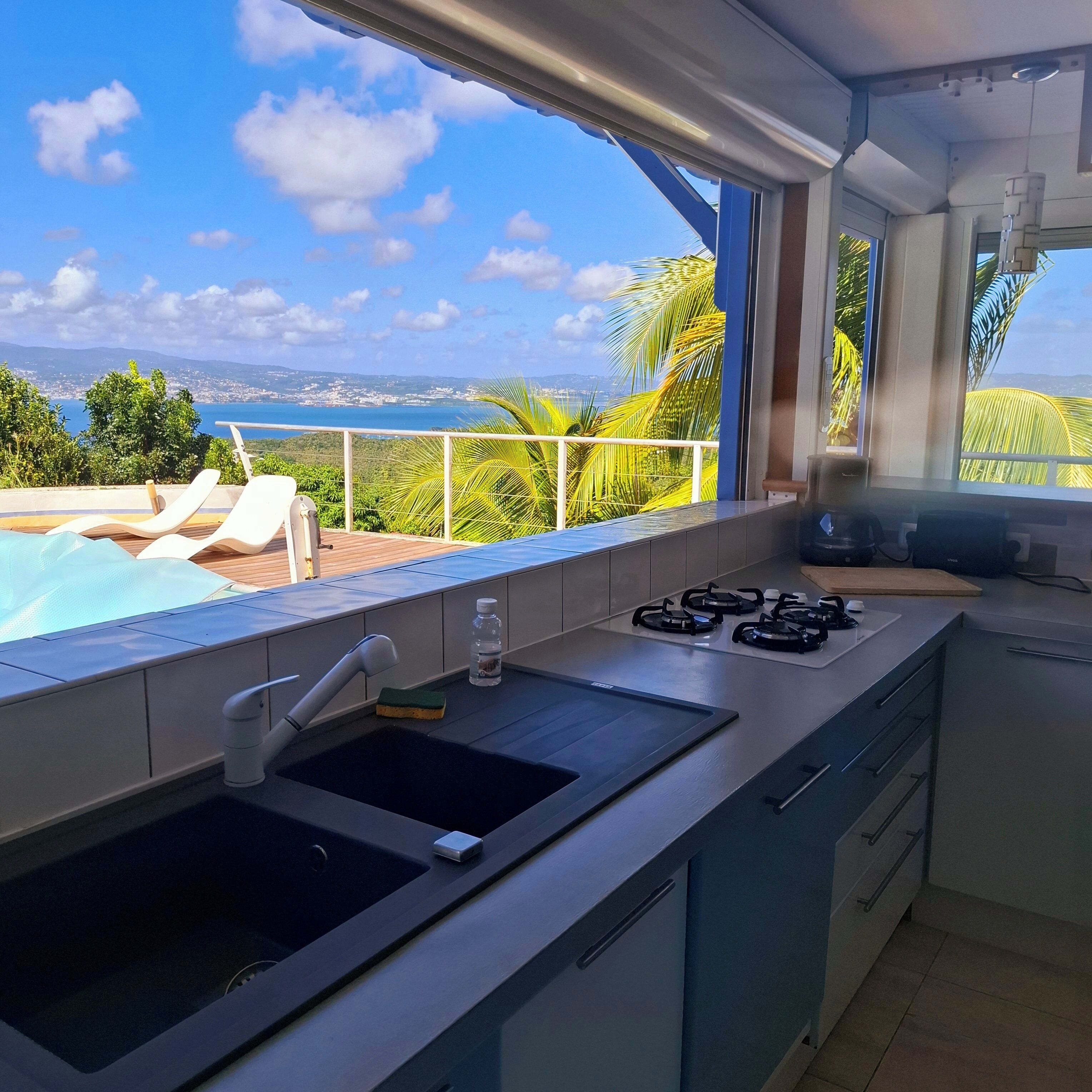 Micro-ondes, four, plaque de cuisson, lave-vaisselle