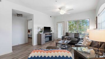 Kondominium, Beberapa Tempat Tidur, patio (Fairway Follies Luxury Retreat) | Area keluarga