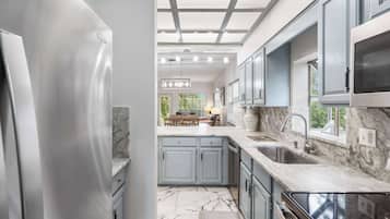 Kondominium, Beberapa Tempat Tidur, patio (Fairway Follies Luxury Retreat) | Dapur pribadi