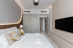 2 bedrooms - Chic 2BR w Sea Views Near Marina JBR (Dubai)