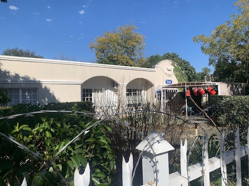 Quaint 4-bedroom bed & breakfast in Bloemfontein