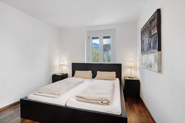 2 chambres, fer et planche à repasser, Wi-Fi, draps fournis