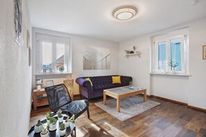 TV, DVD player - Holiday Apartment, 2 Bedrooms, with Wi-Fi (Wehr)