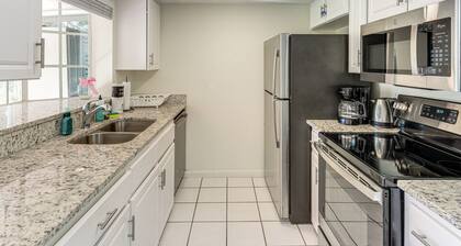 Gateway to Orlando Theme Parks! Home w/ Large Yard