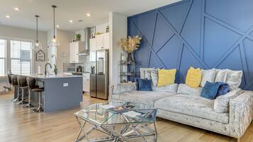 Apartment (4 Bedrooms) | Front of property