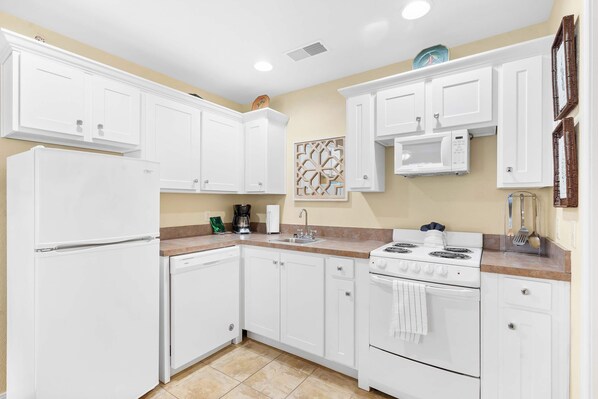 Condo, Multiple Beds, Balcony, Mountain View (Ozarks Vista Retreat ) | Private kitchen - Ozarks Vista Retreat 6ppl Stay (Kimberling City)